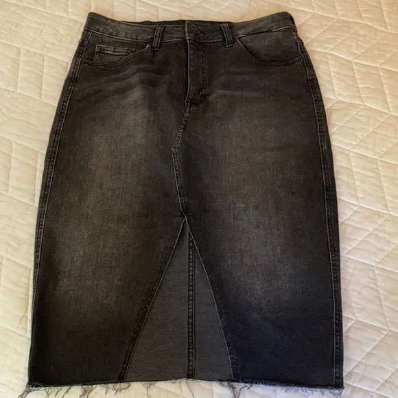 H&M Pencil Skirt - Picture 4 of 6